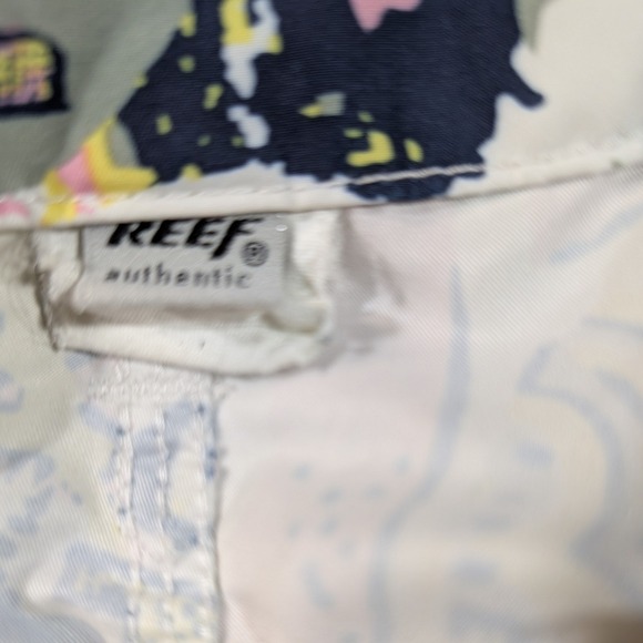 Reef Mens Board Shorts Graffiti Print Yellow Pink Navy Surf Swim Trunks 11.5in - Picture 3 of 7